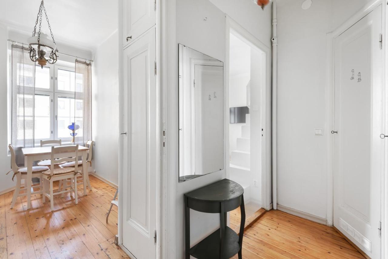 Wehost Spacious Studio For 5 With A Kitchen Helsinki Esterno foto