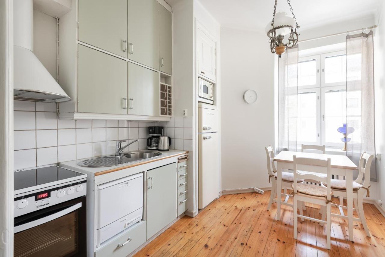 Wehost Spacious Studio For 5 With A Kitchen Helsinki Esterno foto